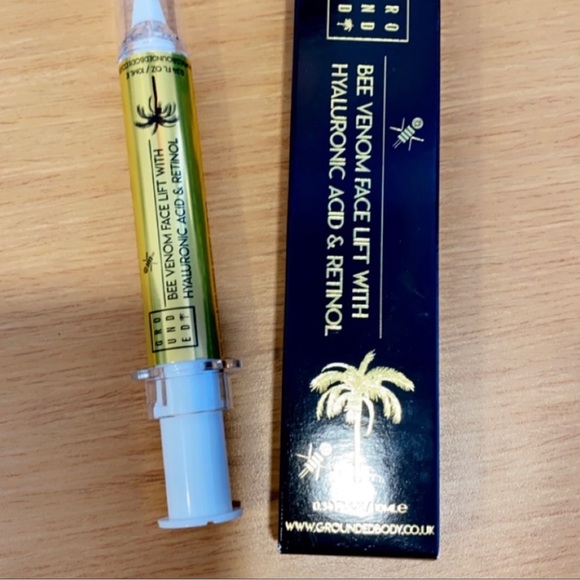 Grounded Face Lift with Hyaluronic acid and retinol - Picture 3 of 4